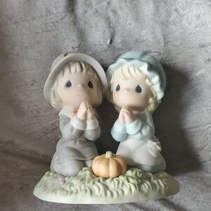 'In All Things Give Thanks'- Precious Moments Figurine - Green Box